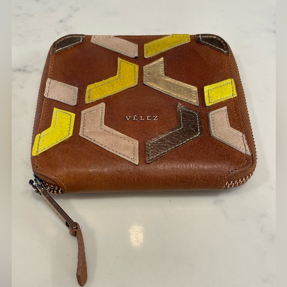 VELEZ Zipper Round Square Wallet 5in x 5in Leather - Picture 2 of 6